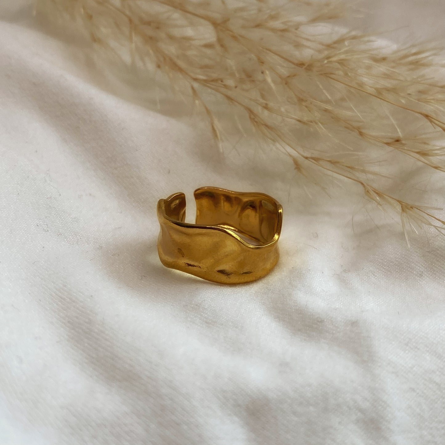Anillo Capri